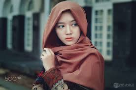 Kalau mau ke tempat yang lebih formal juga bisa, tapi kayaknya warna selanujutnya ini akan lebih pas deh. Jangan Salah Pilih Warna Hijab Lihat Disini Cara Padu Padan Hijab Sesuai Dengan Warna Kulitmu