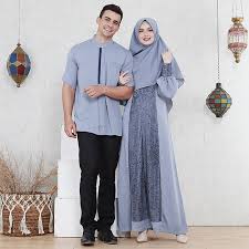 Polish your personal project or design with these baju kurung transparent png images, make it even more personalized and more attractive. 21 Ide Baju Couple Lebaran Agar Penampilanmu Terlihat Kece Blog Unik
