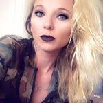 Jennifer Farinas's Instagram, Twitter & Facebook