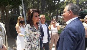 Την μαρτυρική πόλη των καλαβρύτων επισκέφτηκε σήμερα η πρόεδρος της επιτροπής «ελλάδα 2021» κ. Sto Re8ymno H Gianna Aggelopoyloy Daskalakh Rethemnos News