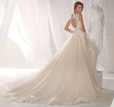 Vieni a trovarci nella nostra storica boutique di avellino per provare il tuo vestito da sposa pagina dedicata ai migliori vestiti da sposa del prestigioso. Abito Da Sposa Nicole Niab19059 2019 Abiti Da Sposa Vestiti Da Cerimonia Nuziale Sposa