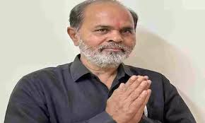 सीजे चावड़ा सोमवार देर शाम बीजेपी में शामिल हुए