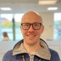 2000+ perfiles de «Morland»