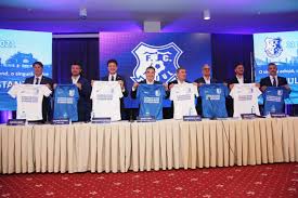 Hagi a spus de asemenea că primăria constanţa nu investeşte bani în clubul farul: Viitorul È™i Farul ConstanÈ›a Au Fuzionat È™i Noua EchipÄƒ Va Fi AntrenatÄƒ De Gheorghe Hagi Europa Fm