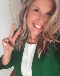 Samantha Warner's Instagram, Twitter & Facebook