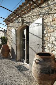 Chateau In Provence Inspiring Interiors Tuscan Style Architecture Olive Jar Provence