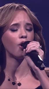 Hello, group! Living even today the emotions of the concert in Dublin. I  wish you a lucky day, with health and peace, with beautiful music at the  next concert in the Belfast.