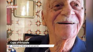 Il record di nonno Antonino, patentato a 103 anni e guida l'auto