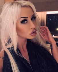 Criticul de modă nu zice nu când vine vorba de operații estetice. Iubitul I A PlÄƒtit OperaÅ£ii Estetice De Peste 50 000 De Lire Totul Ca SÄƒ Arate Ca Barbie Ce A FÄƒcut Femeia DupÄƒ Ce S A VÄƒzut Cu Sacii In CÄƒruÅ£Äƒ Foto Spynews Ro