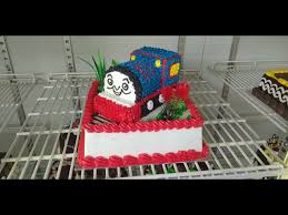Kue tart ulang tahun imut berhiaskan hewan laut. Tutorial Membuat Kue Ultah Thomas 3d Butter Cceam Decorating Cake Youtube