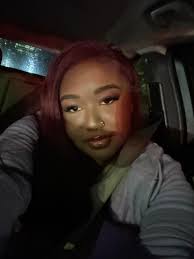 Heyyy I'm LeLe, your neighborhood friendly nanny/makeup artist☺️ just  looking for friends and people to text