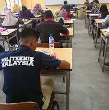 Politeknik kotabaru berdiri pada tanggal 9 juli 2003 di bawah naungan yayasan pengembangan pendidikan saijaan (yp2s) yang menyelenggarakan pendidikan. Politeknik Kota Bharu Rasmi Home Facebook