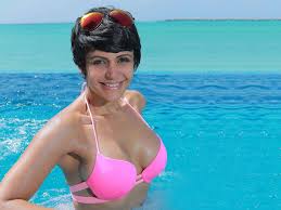 Mandira Bedi HQ Wallpapers | Mandira Bedi Wallpapers - 33320 - Oneindia  Wallpapers