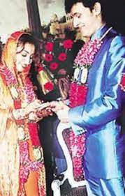 His father's name is agam kumar nigam who is from agra and is also a. Sonu Nigam Family Wife Son Daughter Father Mother Marriage Photos Biography Profile