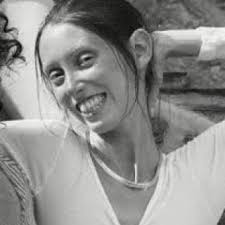 Shelley duvall is an american actress who began her career in 1970, appearing in robert altman's brewster mccloud.she went on to have roles in numerous films by altman throughout the 1970s, including the period western film mccabe & mrs. Shelley Duvall Clothes Outfits Brands Style And Looks Spotern