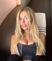 Последние твиты от corinna (@corinnakopf). Corinna Kopf One Of The Sexiest Female Publishers Gmspors
