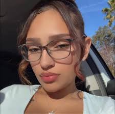 Lakeland nail techs for acrylic toes and pedicure?