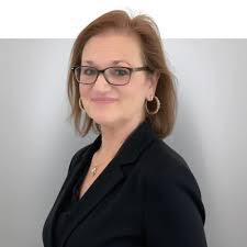 Kelly Bernard's Instagram, Twitter & Facebook