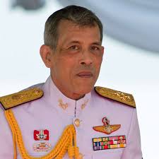 Im großen palast von bangkok setzte sich maha vajiralongkorn selbst die krone auf. Garmisch Geheimer Plan Aufgetaucht Thailand Konig Verlasst Quarantane Eigenmachtig Und Mochte Wieder Kommen Garmisch Partenkirchen