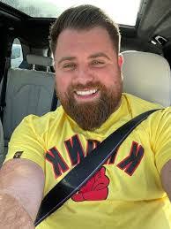 Luke Barham's Instagram, Twitter & Facebook