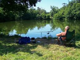 Camping Avec Peche Gratuite Sans Carte En Vendee Sur Etang 2 6 Ha