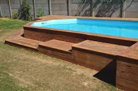 faire un acces en bois exotique pour ma piscine habillage piscine hors sol terrasse bois amenagement piscine hors sol