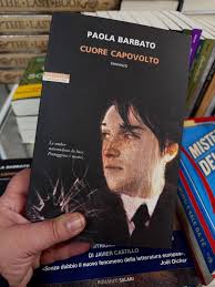 ♥️“Cuore capovolto” di Paola Barbato ♥️ 🫶🏻Il carisma e l'ironia di Paola  Barbato ci conquistano ogni volta; è sempre un piacere ospitarla da noi!  📖Ecco alcune curiosità che abbiamo appreso dalla voce