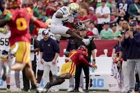 No. 5 Notre Dame punches CFP ticket with 2 late interception return TDs to  beat USC 49-35