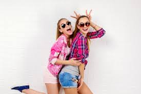 50 Good And Funny Quotes On Friendship Quotes Hacks Friends come and go like the waves of the ocean, but the true ones stay, like an octopus on your face. 50 good and funny quotes on friendship