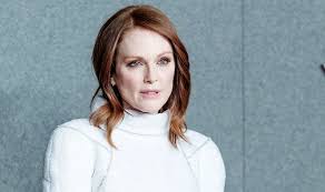 Julianne moore talks lisey's story's 'beautiful' horror, the 'revolutionary' storytelling of stephen king by nick caruso / june 2 2021, 7:38 am pdt courtesy of apple tv+ Julianne Moore Net Worth 2021 Age Height Weight Husband Kids Bio Wiki Wealthy Persons