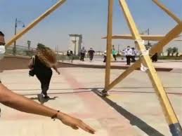 وتوفيت الفنانة الكبيرة دلال عبد العزيز اليوم السبت بعد صراع طويل مع مضاعفات إصابتها بفيروس كورونا، لتلحق بزوجها الفنان القدير سمير غانم. Yevj10nhoxhaim