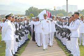 It means 'a commander of a body of troops'. Bernama Radio Jenazah Bekas Timbalan Panglima Tentera Laut ÙÙŠØ³Ø¨ÙˆÙƒ