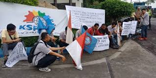 Check spelling or type a new query. Sudah Tiga Hari Puluhan Buruh Di Pt Roman Ceramic International Demo Didepan Pabrik Sekilas Media