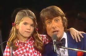 Anke christina engelke (bürgerlich anke christina fischer; Ups 14 Anke Engelke Sie Startete Ihre Karriere Mit Heino
