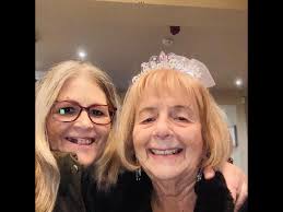 Can someone add a tooth to photos?