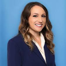 Mejor Abogada de Inmigración de LA |Abogada Carly Hill