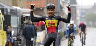 Zorg dat je niks hoeft te missen en check heir gratis en voor niets de live stream van daarom hebben wij voor jou een livestream van het wielrennen, zodat je de ploegen van jumbo, quick step en alle andere. Volg Hier Het Bk Wielrennen Voor Elite Z C En Beloften 2020 Wielerflits