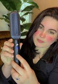 Chicas ahora mismo está en descuento este cepillo alisador Tymo🏃‍♀️ no te  quedes sin el tuyo, aquí te lo dejo en el carrito naranja🧡👇 y de paso el  pendiente de mariposas que traigo en mi oreja lo ...