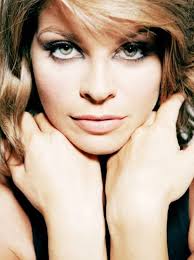 Alessandra amoroso (galashiels, august 12, 1986) is an italian singer who rose to prominence in 2009 with the participation and winning the eighth edition of the talent show friends of maria de filippi. Alessandra Amoroso Tour Dates Concert Tickets Live Streams