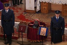 Pogrzeb Daniela Łuczyńskiego, policjanta zastrzelonego we Wrocławiu.  Funkcjonariusza żegnają rodzina i przyjaciele