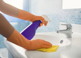 Corian akrilik tezgahlar birleşimindeki akrilik ve doğal mineraller çevre dostu bir malzeme olmakla birlikte sağlığa zararı olmayan peki nasıl bu çizikleri giderebiliriz derseniz ince diş su zımparası kullanabilirsiniz ama çok dikkatli olmanız gerekmektedir. Corian Tezgah Bakimi Nasil Yapilir Temizlik Cizik Giderme Parlatma Cila