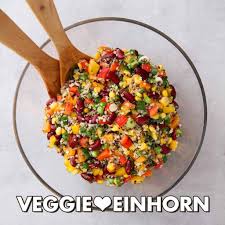 Veganer Quinoa Salat Mit Bohnen Mais Und Paprika Rezept Leckere Gesunde Rezepte Gesunde Rezepte Vegane Hauptspeisen