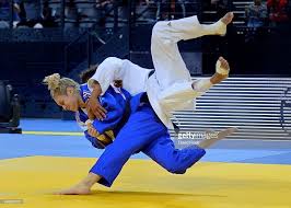 And got a size 4. Automne Pavia Of France Throws Miryam Roper Of Germany For Ippon For Picture Id486608107 1 024 731 Pixels Martial Arts Martial Arts Sparring Judo