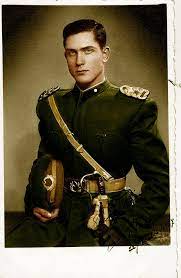 Evde saç kesim teknikleri (subay traşı) eğitim. 1947 Den Bir Turk Karaci Subay Fotografi Yeni Girilenler Eksi Sozluk Askeri Fotograf Turkler