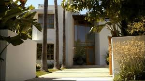 Located in the picturesque valbonne countryside, in france, the 5 bedroom villa boasts a 100 square meter living and dining room space, a laundry, playroom, wine cellar, spa and fitness center plus. The Real Life Homes From Modern Family And Where To Find Them