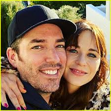 Zooey Deschanel & Jonathan Scott Share Adorable New Year's Day Photos