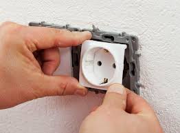 Mais c'est souvent plus facile à dire qu'à faire et les corvées de tonte de pelouse sont parfois lassantes et répétitives. Comment Remplacer Une Prise Electrique