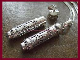 Poison Locket Necklace With Triquetra And Labradorite Witchy Necklaces Charmed Spell Lockets Poison Triquetra Necklaces Pagan And Wiccan Jewellery 925 Silver Prayer Boxes Charmed Lockets Silver Pagan Jewellery Beautiful Handcrafted Pagan Jewellery Odkryj ponad 189 naszych najlepszych 1 na aliexpress.com, w tym najlepiej sprzedające się marki 1. poison locket necklace with triquetra