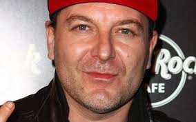 Famous birthdays Dec. 18; and VH1's first noel song