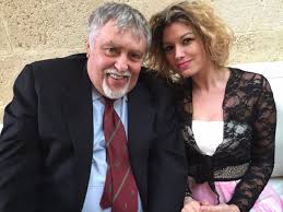 He got his first successes as a member of the stage company il bagaglino. Mariangela Riotti Mariangela Riotti Con Personaggi Dello Spettacolo